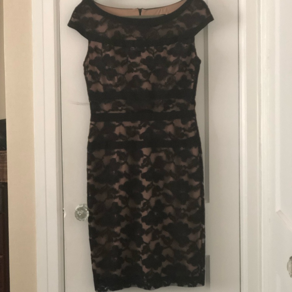Midi lace dress